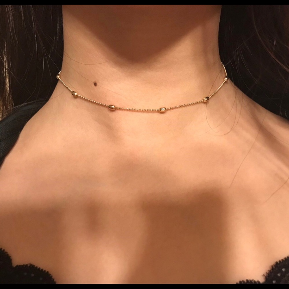 Choker necklace